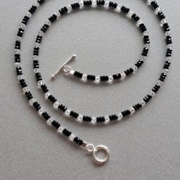 Colliers Schwarz